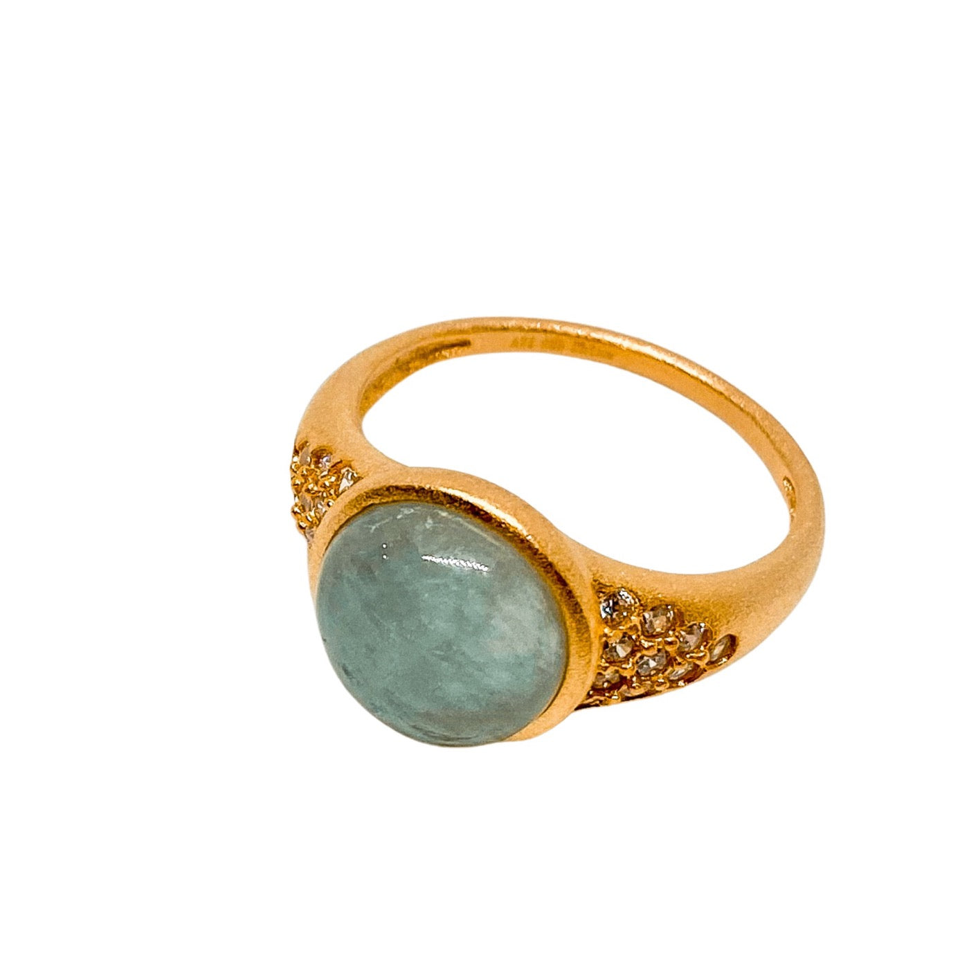 Anillo Dorado Calcedonia Natural