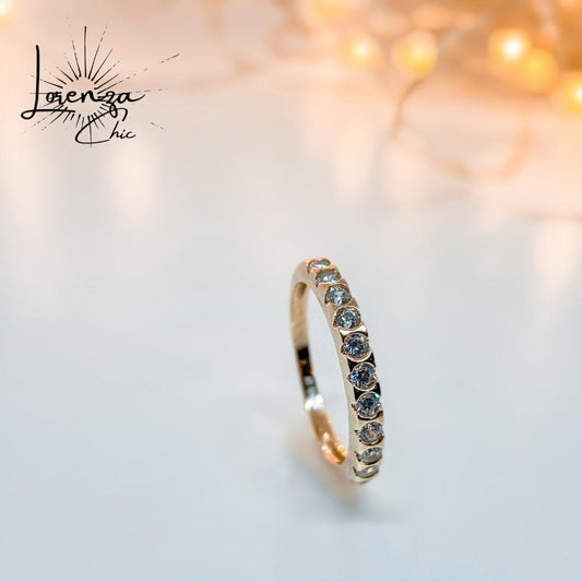 Anillo Medio Cintillo Cristales Dorado Talla 7