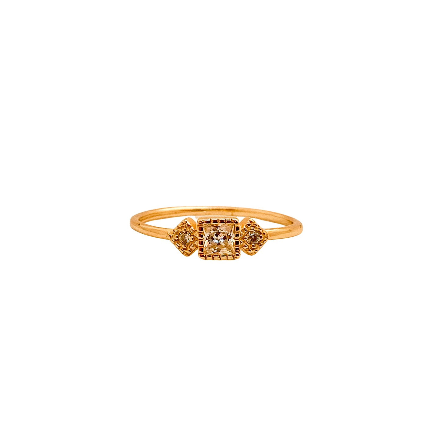 Anillo Triple Circon Estilo Hindu con Bano de Oro