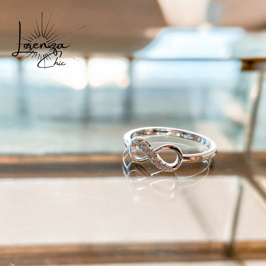 Anillo Infinito con Circones Talla 8
